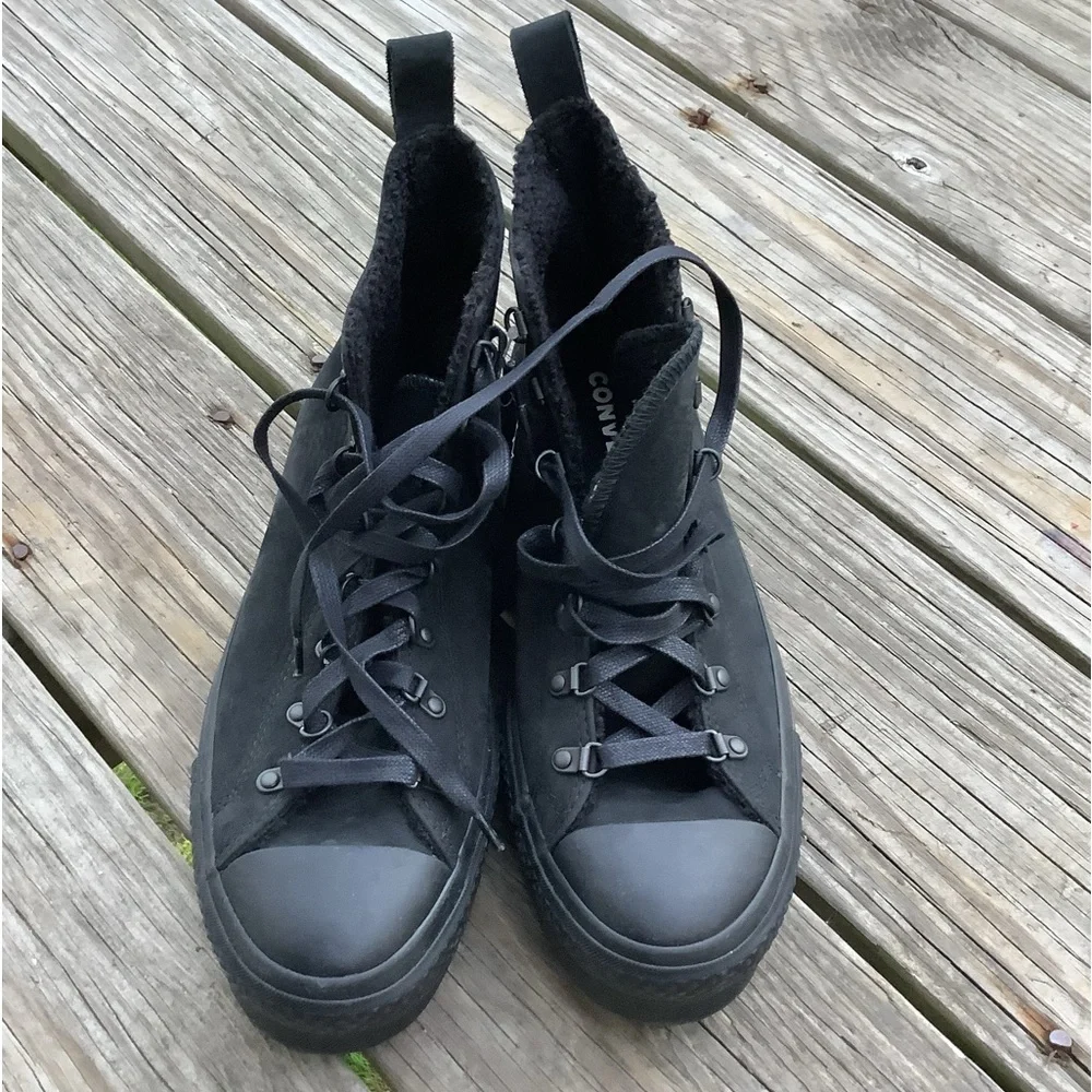 Warm comfy LEATHER CONVERSE sneakers 🖤🖤